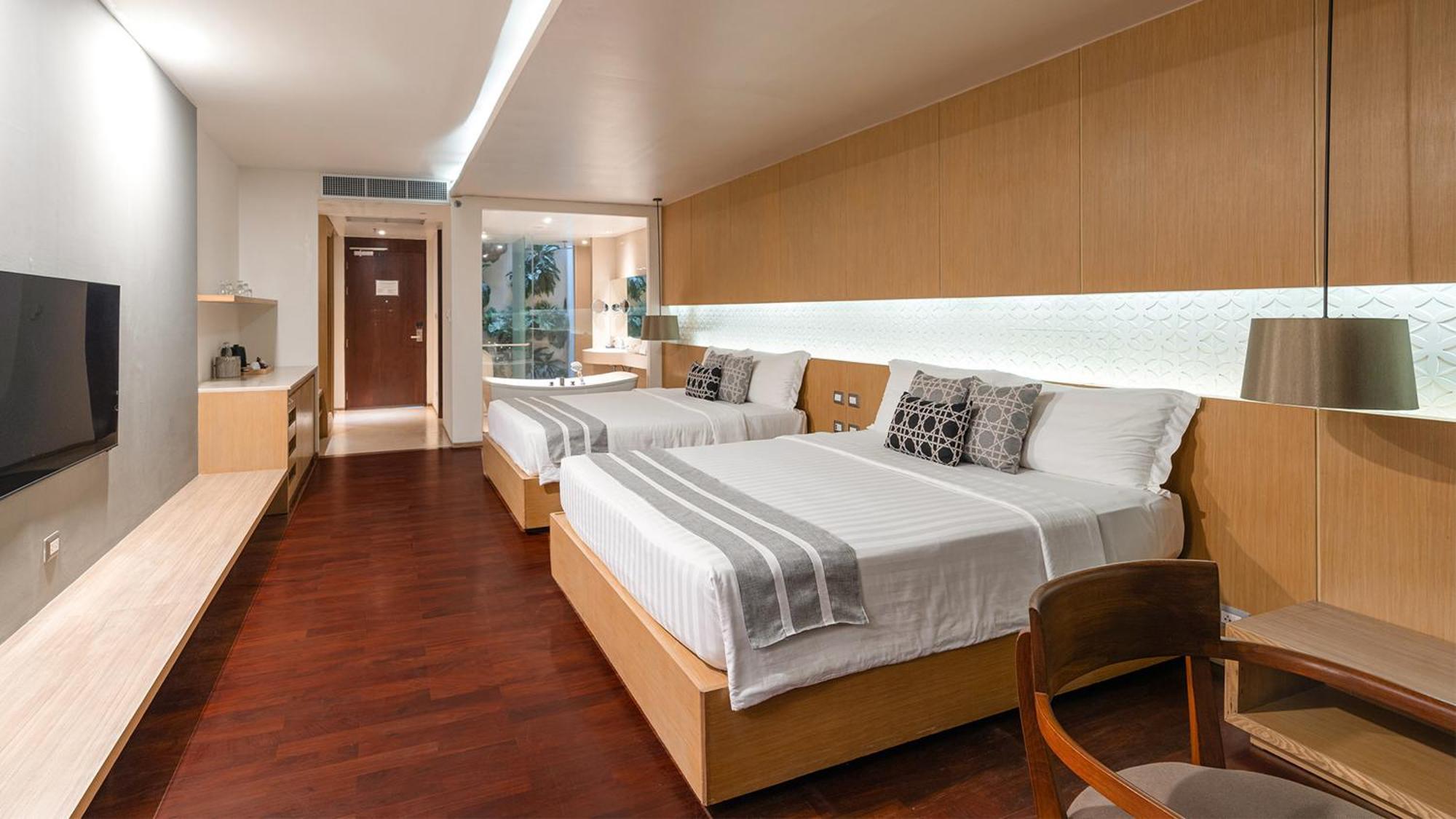 Phuket Graceland Resort And Spa Patong Exterior photo Deluxe Room
