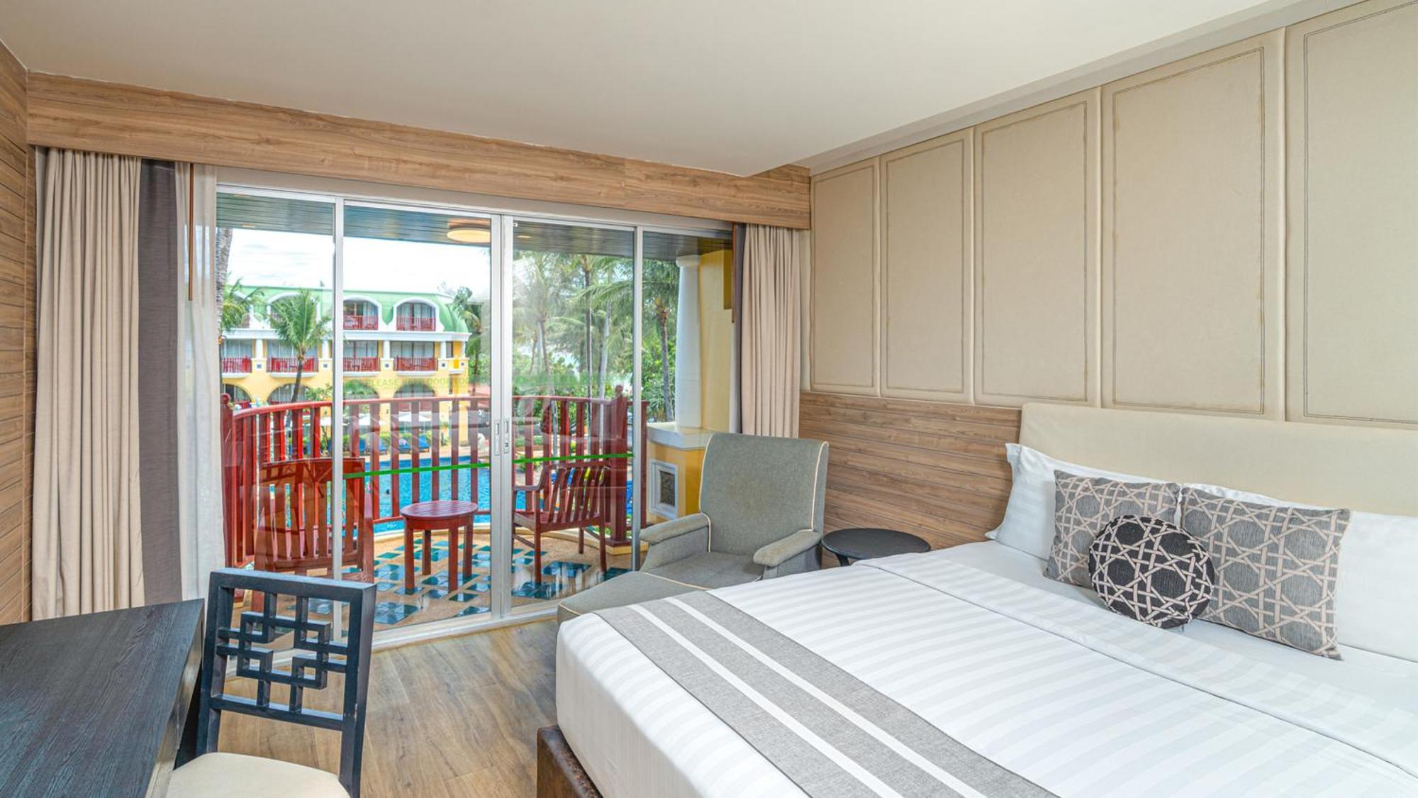 Phuket Graceland Resort And Spa Patong Exterior photo Deluxe Pool Access