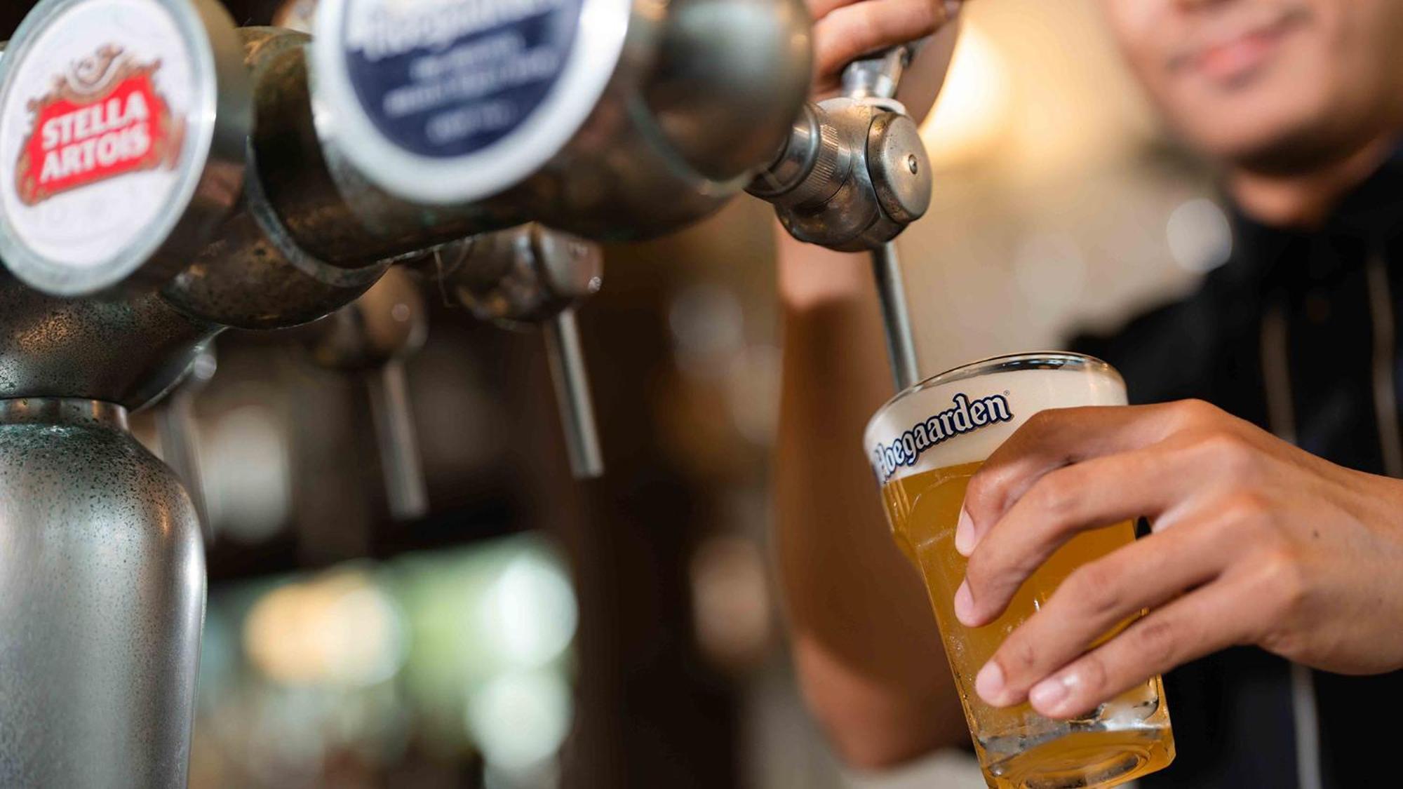 Phuket Graceland Resort And Spa Patong Exterior photo Hoegaarden being poured