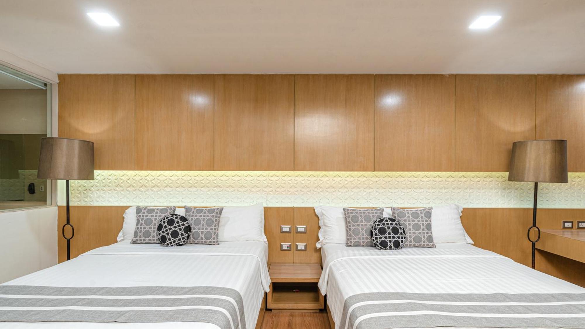 Phuket Graceland Resort And Spa Patong Exterior photo Deluxe Twin Room