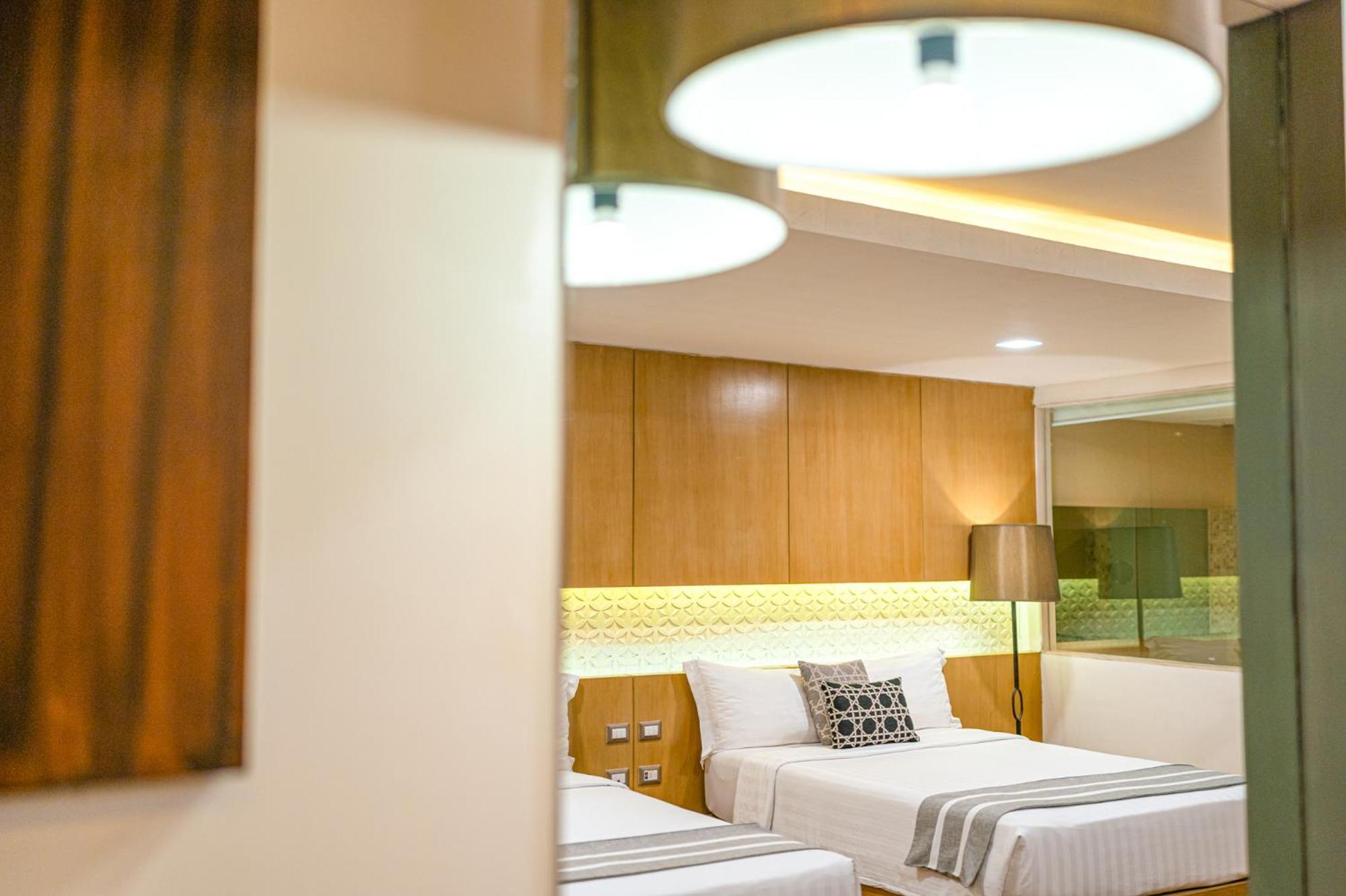 Phuket Graceland Resort And Spa Patong Exterior photo Deluxe Room