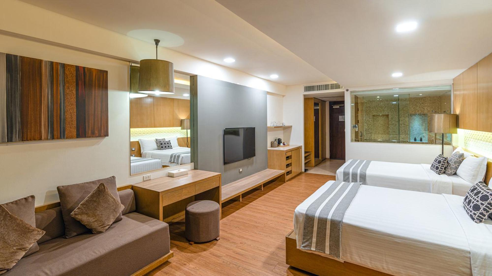 Phuket Graceland Resort And Spa Patong Exterior photo Deluxe Room