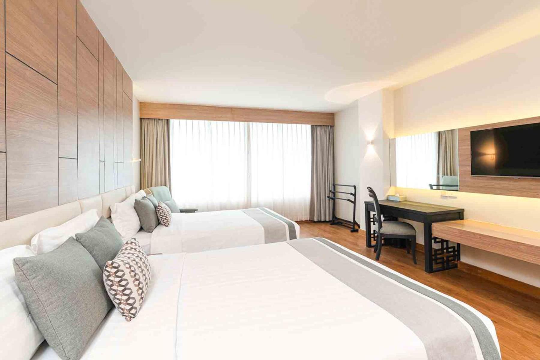 Phuket Graceland Resort And Spa Patong Exterior photo Deluxe Room