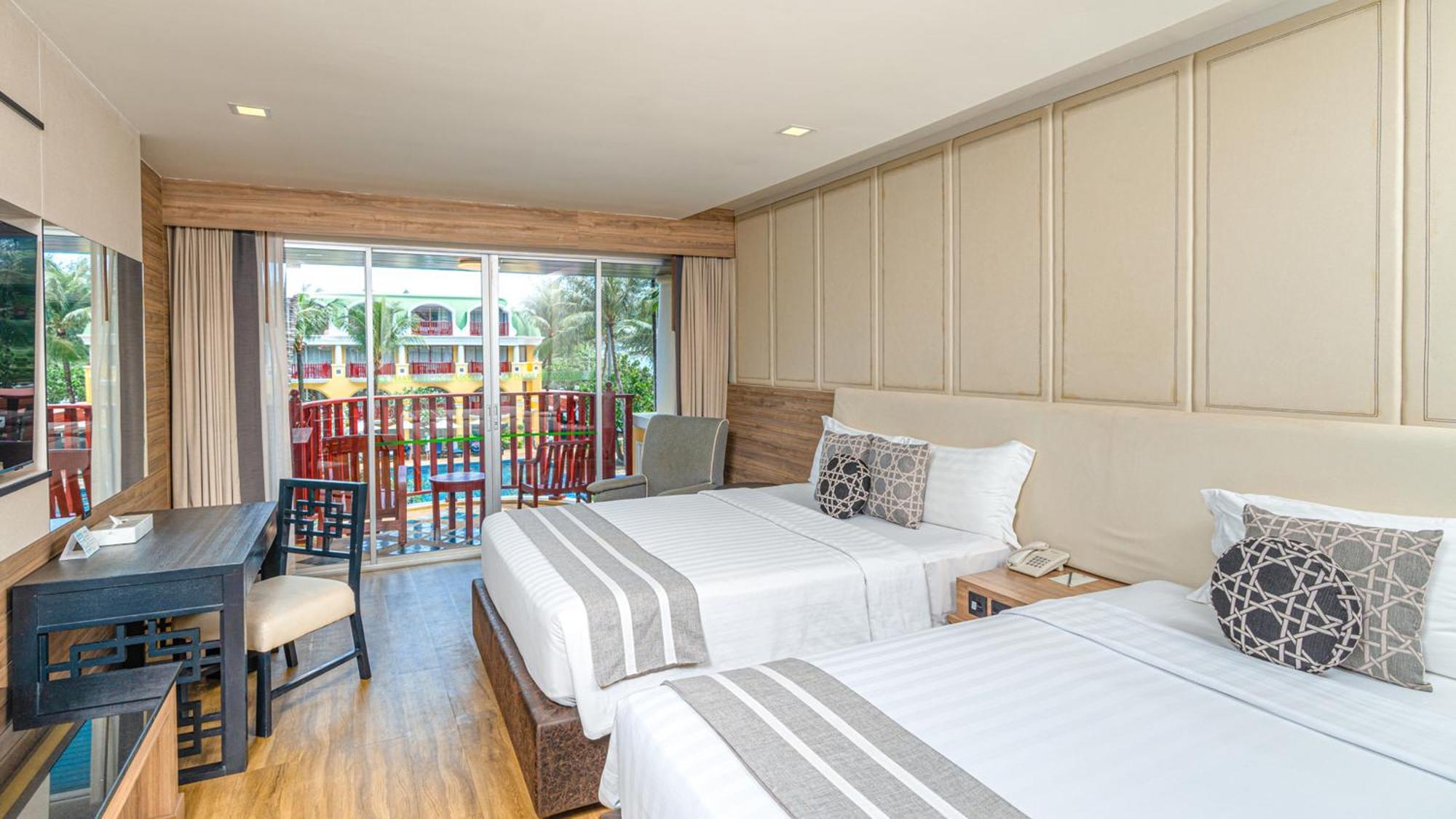 Phuket Graceland Resort And Spa Patong Exterior photo Deluxe Pool Access