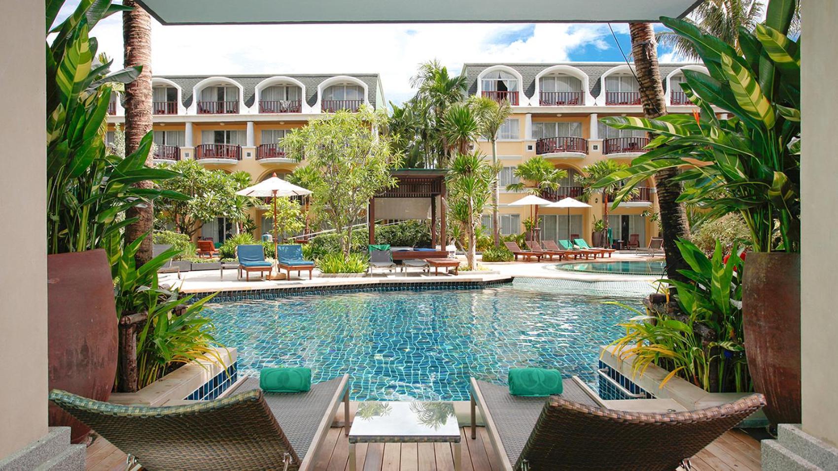 Phuket Graceland Resort And Spa Patong Exterior photo The Royal Paradise Hotel & Spa