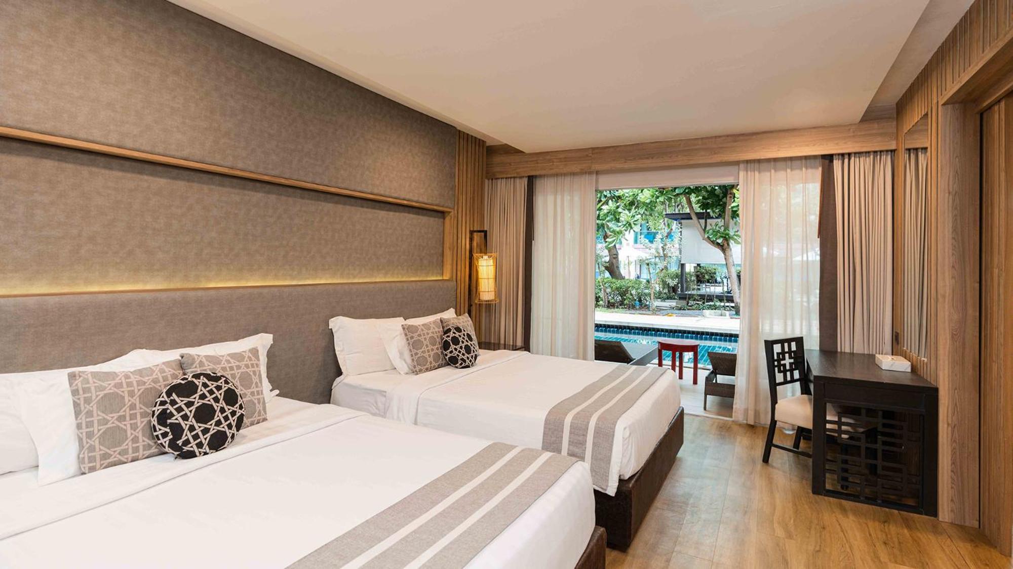 Phuket Graceland Resort And Spa Patong Exterior photo Deluxe Pool Access