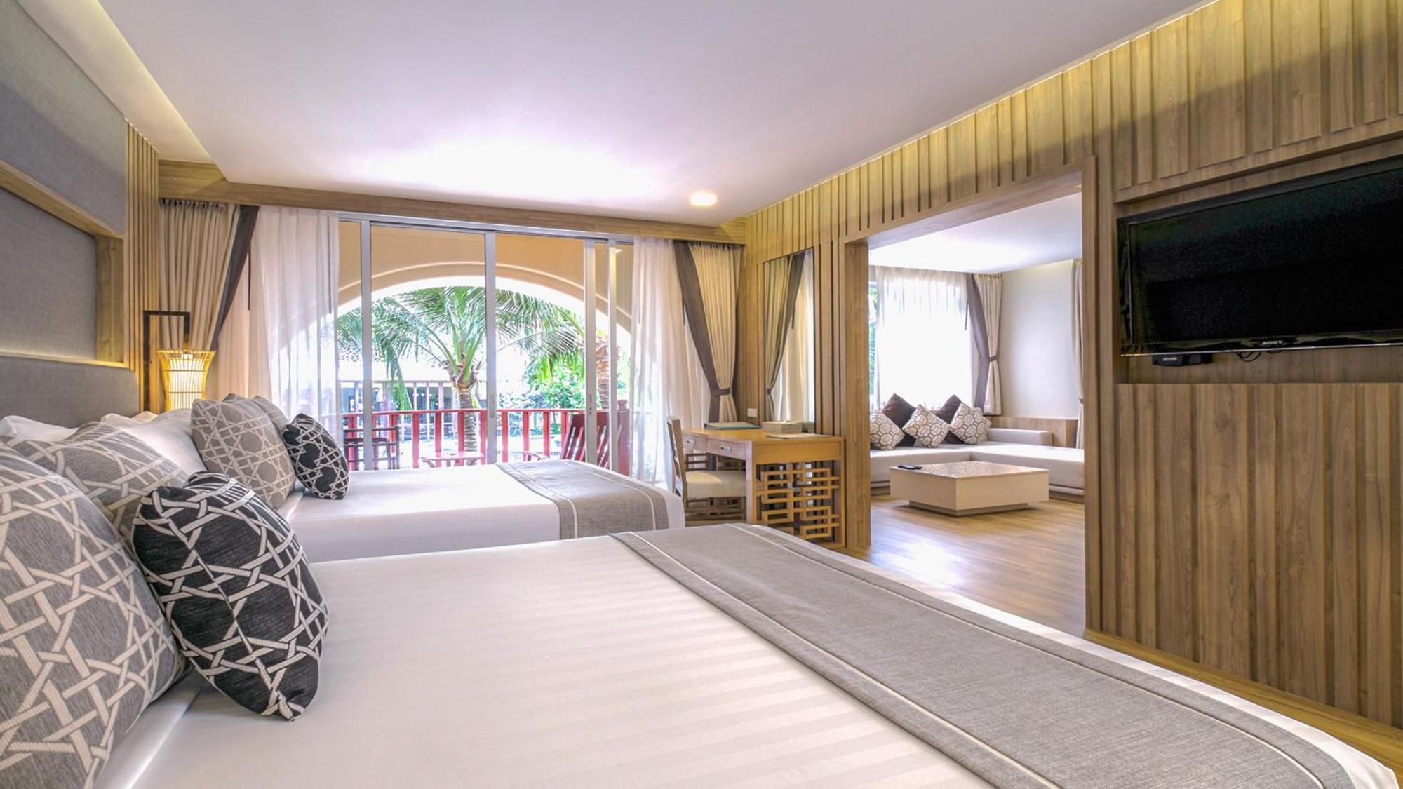 Phuket Graceland Resort And Spa Patong Exterior photo Deluxe Pool Access